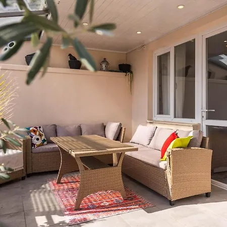 Daire Artistic Penthouse In Center Sevastopol