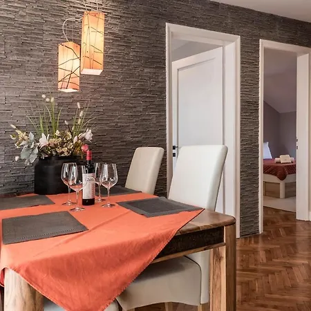 Apartament Artistic Penthouse In Center Sevastopol *