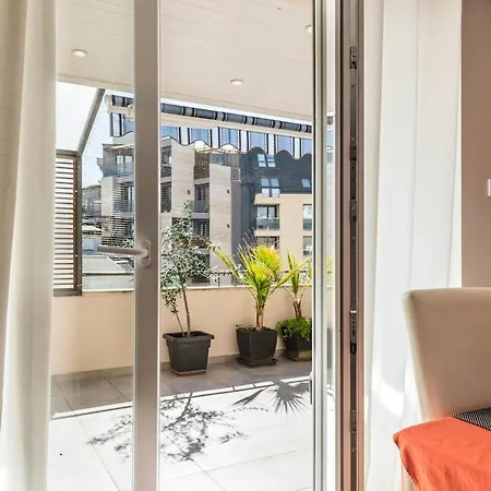 Apartament Artistic Penthouse In Center Sevastopol Warna