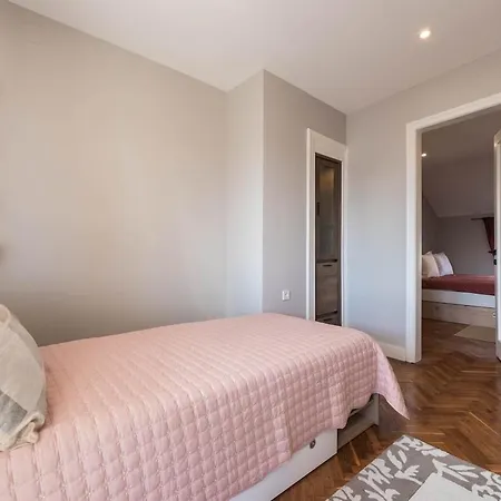 Artistic Penthouse In Center Sevastopol * Warna