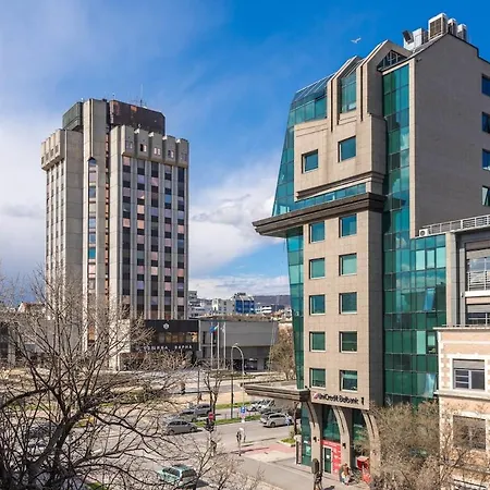 Artistic Penthouse In Center Sevastopol Daire