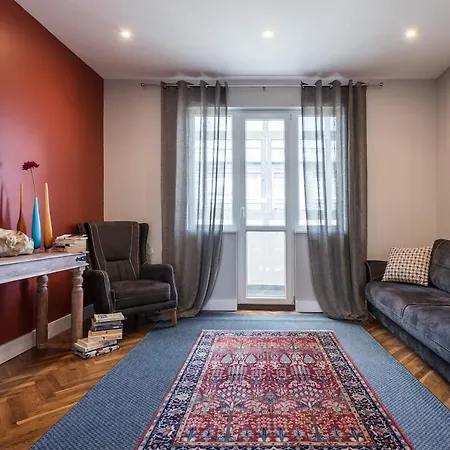 Artistic Penthouse In Center Sevastopol Daire