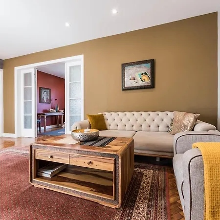 Artistic Penthouse In Center Sevastopol Apartament Warna