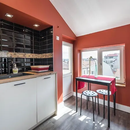 Artistic Penthouse In Center Sevastopol Apartament Warna