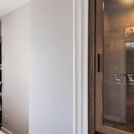 Artistic Penthouse In Center Sevastopol Apartament Warna