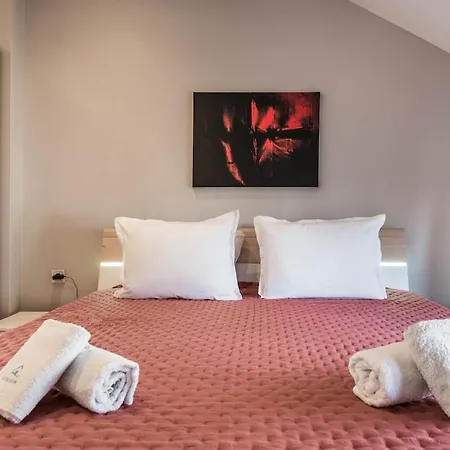 Artistic Penthouse In Center Sevastopol Apartament Warna